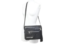 Load image into Gallery viewer, GIANNI VERSACE ジャンニヴェルサーチ ショルダーバッグ 肩掛けバッグ レザー ブラック シルバー金具 良品 中古 47879