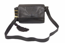 Load image into Gallery viewer, GIANNI VERSACE ジャンニヴェルサーチ ショルダーバッグ 肩掛けバッグ ヴィンテージ レザー ブラウン ゴールド金具 良品 中古 47889