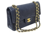 Load image into Gallery viewer, CHANEL シャネル マトラッセWフラップチェーンショルダーバッグ 0番台 ラムスキン 23cm ネイビー ゴールド金具 美品 中古 47974