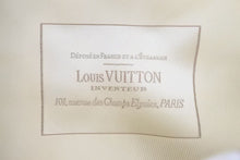 Load image into Gallery viewer, LOUIS VUITTON ルイ・ヴィトン モノグラムサビア ブザスPM ショルダーバッグ ベージュ M93499 カバン 鞄 ロゴ 中古 47994