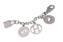 Load image into Gallery viewer, HERMES エルメス アミュレット4 ブルロック バッグチャーム キーホルダー 50g ドッグ ホース H メタル シルバー 美品 中古 47998