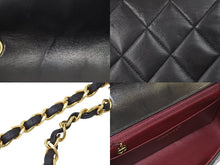 Load image into Gallery viewer, CHANEL シャネル ヴィンテージ ダイアナ22 マトラッセチェーンショルダーバッグ 2番台 ブラック ゴールド金具 美品 中古 48008