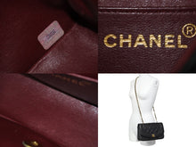 Load image into Gallery viewer, CHANEL シャネル ヴィンテージ ダイアナ22 マトラッセチェーンショルダーバッグ 2番台 ブラック ゴールド金具 美品 中古 48008