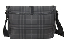 Load image into Gallery viewer, BURBERRY バーバリー ショルダーバッグ 肩掛けバッグ 斜めがけバッグ チェック柄 PVC レザー ブラック シルバー金具 良品 中古48011