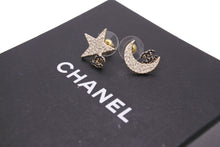 Load image into Gallery viewer, 希少 CHANEL シャネル ピアス レア ラインストーン スター ムーン 星 三日月 黒ストーン ココマーク 08Pゴールド 中古 48048