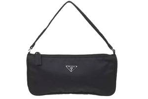 PRADA プラダ アクセサリーポーチ NERO ハンドバッグ ナイロン 小物入れ ロゴ プレート MV633 美品 中古 48091