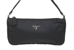 PRADA プラダ アクセサリーポーチ NERO ハンドバッグ ナイロン 小物入れ ロゴ プレート MV633 美品 中古 48091