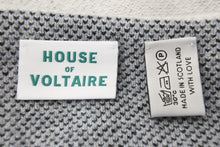 Load image into Gallery viewer, 世界85枚限定 KAWS カウズ HOUSE OF VOLTAIRE ブランケット カシミア 毛布 ホワイト ブルー ストール 美品 中古 48129