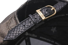 Load image into Gallery viewer, JUST DON ジャストドン BARNEYS NEW YORK トリプルネームコラボ スナップバックキャップ レザー ブラック 美品 中古 48130