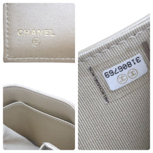 Load image into Gallery viewer, CHANEL シャネル マトラッセ 三つ折り財布 スモールフラップウォレット 31番台 2021年 レザー ゴールド シルバー 美品 中古 48154