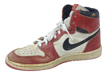 Load image into Gallery viewer, NIKE ナイキ AIR JORDAN1 エアージョーダン AJ1 OG High シカゴ 1985 スニーカー ホワイト レッド ブラック 8.5 美品 中古 48185