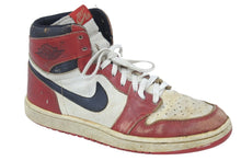 Load image into Gallery viewer, NIKE ナイキ AIR JORDAN1 エアージョーダン AJ1 OG High シカゴ 1985 スニーカー ホワイト レッド ブラック 8.5 美品 中古 48185