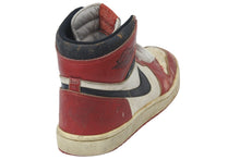 Load image into Gallery viewer, NIKE ナイキ AIR JORDAN1 エアージョーダン AJ1 OG High シカゴ 1985 スニーカー ホワイト レッド ブラック 8.5 美品 中古 48185