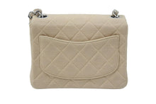 Load image into Gallery viewer, CHANEL シャネル チェーンショルダーバッグ ココマーク マトラッセ 6番台 2000年 A01115 ベージュ シルバー 美品 中古 48400