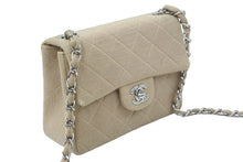 Load image into Gallery viewer, CHANEL シャネル チェーンショルダーバッグ ココマーク マトラッセ 6番台 2000年 A01115 ベージュ シルバー 美品 中古 48400