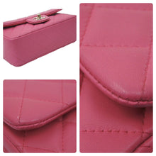 Load image into Gallery viewer, CHANEL シャネル ショルダーバッグ ピンク ラムスキン ミニマトラッセ ゴールド金具 22326992 中古 48403