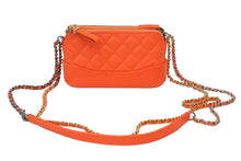 Load image into Gallery viewer, CHANEL シャネル ショルダーバッグ マトラッセショルダーバック オレンジ CCマークファスナ 28841186 中古 48408