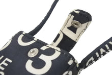 Load image into Gallery viewer, CHANEL シャネル バイシーロゴ スマホケース ブラック ホワイト 小物入れ ハンドバッグ 良好 中古 48459