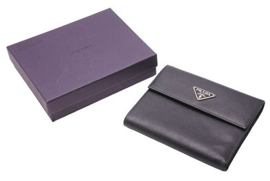 PRADA プラダ 三つ折り財布 トライアングルロゴ スナップボタン サフィアーノレザー ブラック シルバー金具 美品 中古 48470