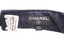 Load image into Gallery viewer, 極美品 CHANEL シャネル デニム インディゴ サンバイザー ココマーク ゴールド 刺繍 ロゴ 帽子 小物 ONE SIZE 中古 48536