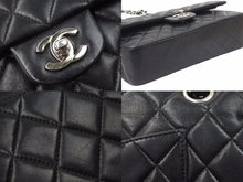Load image into Gallery viewer, 極美品 CHANEL マトラッセWフラップチェーンショルダー 7番台 25 ショルダーバッグ ブラック×シルバー金具 レザー 中古 48600