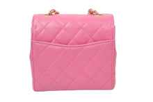 Load image into Gallery viewer, 極美品 CHANEL シャネル チェーンショルダーバッグ マトラッセ ラムスキン ミニフラップ A35200 ピンク ランダム 中古 48615