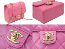 Load image into Gallery viewer, 極美品 CHANEL シャネル チェーンショルダーバッグ マトラッセ ラムスキン ミニフラップ A35200 ピンク ランダム 中古 48615