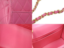 Load image into Gallery viewer, 極美品 CHANEL シャネル チェーンショルダーバッグ マトラッセ ラムスキン ミニフラップ A35200 ピンク ランダム 中古 48615