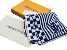 Load image into Gallery viewer, 極美品 LOUIS VUITTON ルイヴィトン M77625 ビーチタオル パイル ストライプ セルヴィエット コットン ブルー×ホワイト 中古 48657