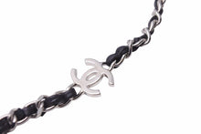 Load image into Gallery viewer, 新品同様 CHANEL シャネル エアポッツ チェーン ショルダー ネックレス シルバー ブラック ココマーク B21 中古 48664