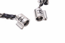Load image into Gallery viewer, 新品同様 CHANEL シャネル エアポッツ チェーン ショルダー ネックレス シルバー ブラック ココマーク B21 中古 48664