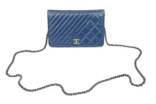 Load image into Gallery viewer, CHANEL シャネル ボーイシャネル マトラッセ チェーンウォレット Wステッチ 20番台 2015年 ネイビー 美品 中古 48672