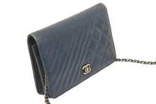 Load image into Gallery viewer, CHANEL シャネル ボーイシャネル マトラッセ チェーンウォレット Wステッチ 20番台 2015年 ネイビー 美品 中古 48672