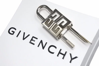 Givenchy ジバンシー キーホルダー・キーチャーム タグエフェクト 4G スモール パッドロック シルバー 中古 48710