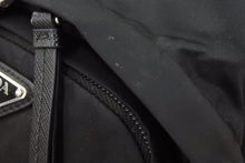 Load image into Gallery viewer, PRADA プラダ ウエストバッグ・ボディバッグ 斜め掛けバッグ ユニセックス シルバー金具 1BZ026 中古 48744