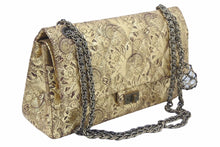 Load image into Gallery viewer, 極美品 シャネル CHANEL MOSCOW パリ モスクワ 2.55 マトラッセ チェーン ショルダーバッグ 12番台 ゴールド 中古 48771