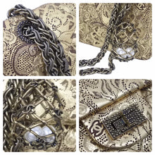 Load image into Gallery viewer, 極美品 シャネル CHANEL MOSCOW パリ モスクワ 2.55 マトラッセ チェーン ショルダーバッグ 12番台 ゴールド 中古 48771