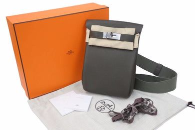 新品未使用 エルメス HERMES アッカドPM U刻印 ワンショルダーバッグ カーキ 新型 シルバー金具 中古 48816