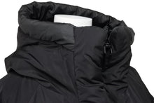 Load image into Gallery viewer, 極美品 LOUIS VUITTON ルイヴィトン LVSEフラワーキルテッドフーディジャケット 1A9FUZ ブラック サイズ50 中古 49098