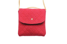 Load image into Gallery viewer, CHANEL シャネル マトラッセ ミニポシェット チェーンショルダーバッグ コットンジャージ ピンク ゴールド金具 中古 49115