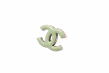 Load image into Gallery viewer, CHANEL シャネル ピアス ココマーク 06C刻印 3.2ｇ グリーン シルバー メッキ 美品 中古 49117