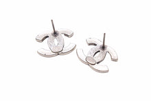 Load image into Gallery viewer, CHANEL シャネル ピアス ココマーク 06C刻印 3.2ｇ グリーン シルバー メッキ 美品 中古 49117