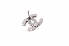 Load image into Gallery viewer, CHANEL シャネル ピアス ココマーク 06C刻印 3.2ｇ グリーン シルバー メッキ 美品 中古 49117