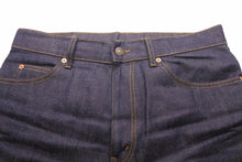 Load image into Gallery viewer, 極美品 GUCCI グッチ GG 折り返し付き デニムパンツ ダークブルー 現行 ロゴ ボトムス ‎700949 XDB1Z 4759 サイズ34 中古 49122