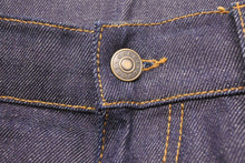 Load image into Gallery viewer, 極美品 GUCCI グッチ GG 折り返し付き デニムパンツ ダークブルー 現行 ロゴ ボトムス ‎700949 XDB1Z 4759 サイズ34 中古 49122