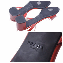 Load image into Gallery viewer, PRADA プラダ ミュール ヒール サンダル アンクルストラップ サフィアーノ レッド ゴールド金具 サイズ37 美品 中古 49131