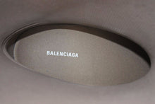 Load image into Gallery viewer, BALENCIAGA バレンシアガ Crocs クロックス ミッドカーフブーツ 677388W1S8E EVA ベージュ サイズ26.5cm 美品 中古 49148