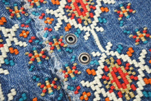 Load image into Gallery viewer, KAPITAL キャピタル デニムパンツ 柄刺繍 麻 インディゴ マルチカラー サイズ1 美品 中古 49176