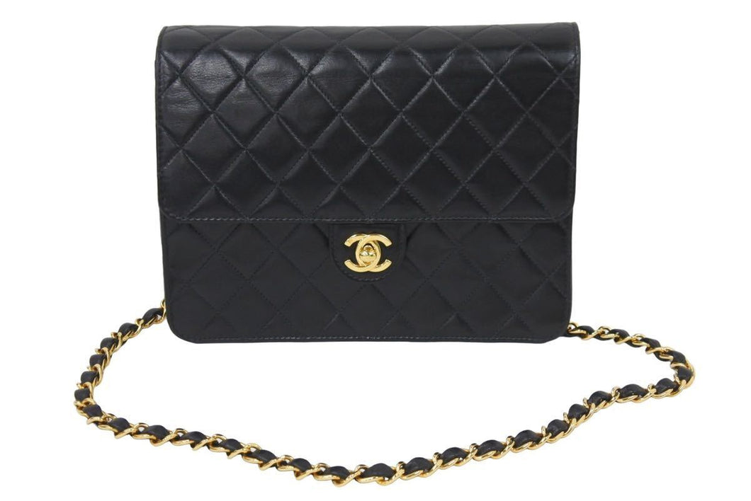 シャネル CHANEL マトラッセ 23cm ハーフフラップ ターンロック 8番台 ショルダーバッグ ラムスキン ブラック 美品 中古 49239
