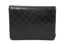 Load image into Gallery viewer, シャネル CHANEL マトラッセ 23cm ハーフフラップ ターンロック 8番台 ショルダーバッグ ラムスキン ブラック 美品 中古 49239